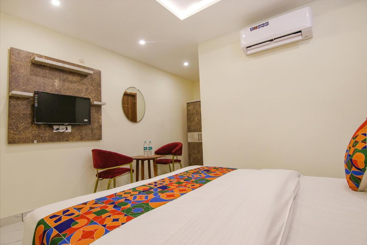 Fabhotel Meridian Inn Mohali Esterno foto