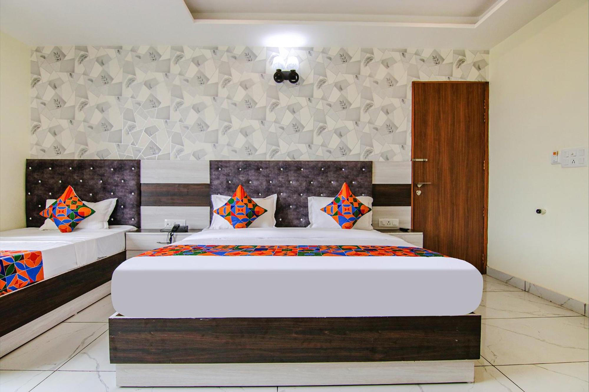 Fabhotel Meridian Inn Mohali Esterno foto