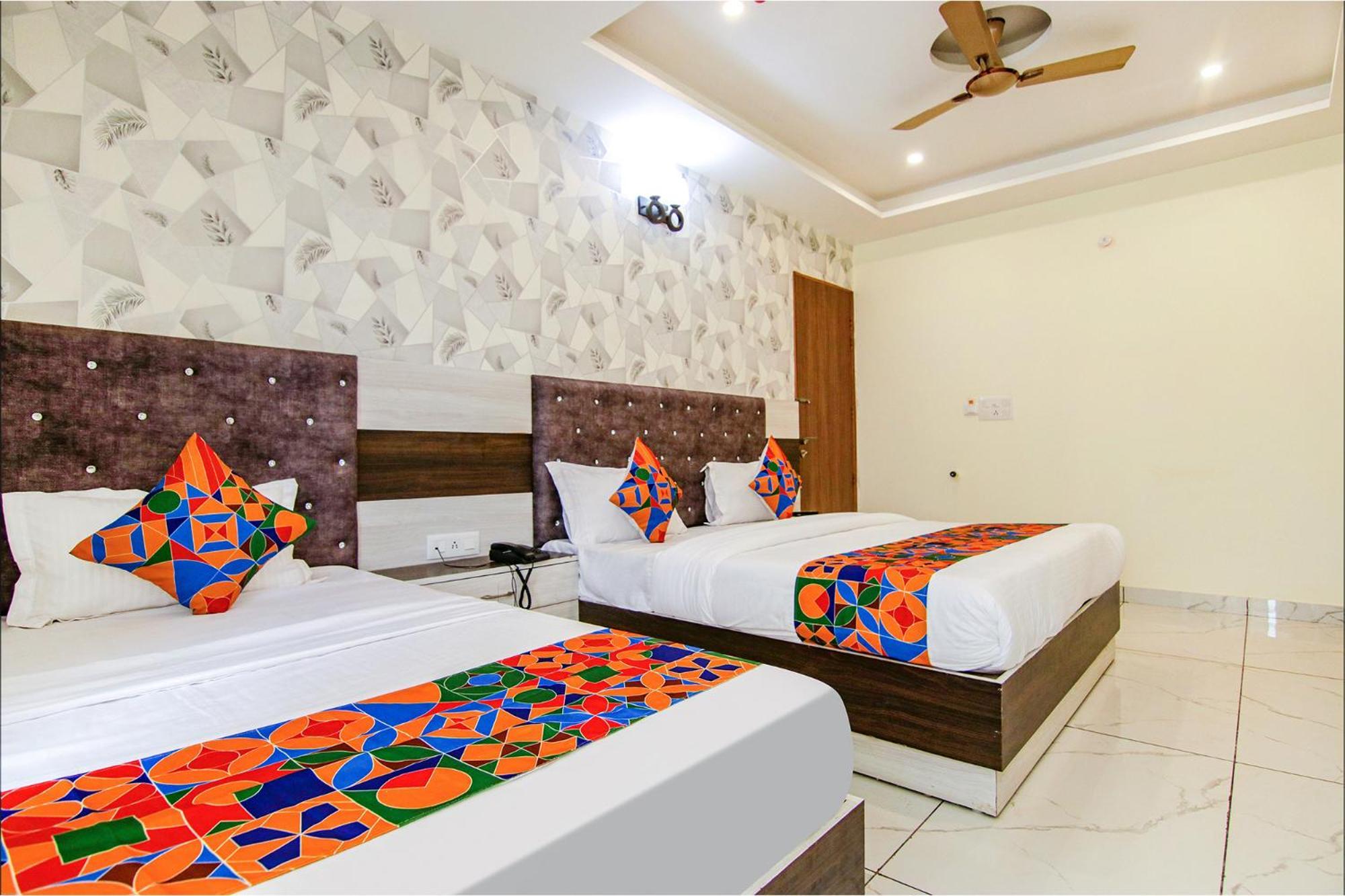 Fabhotel Meridian Inn Mohali Esterno foto