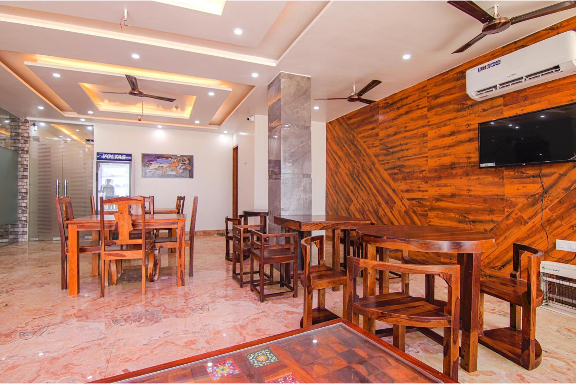 Fabhotel Meridian Inn Mohali Esterno foto