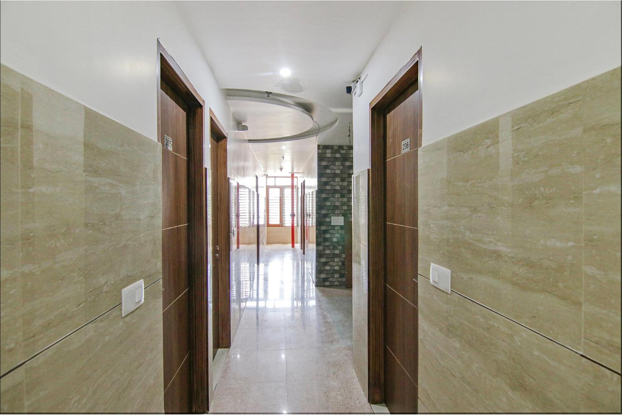 Fabhotel Meridian Inn Mohali Esterno foto