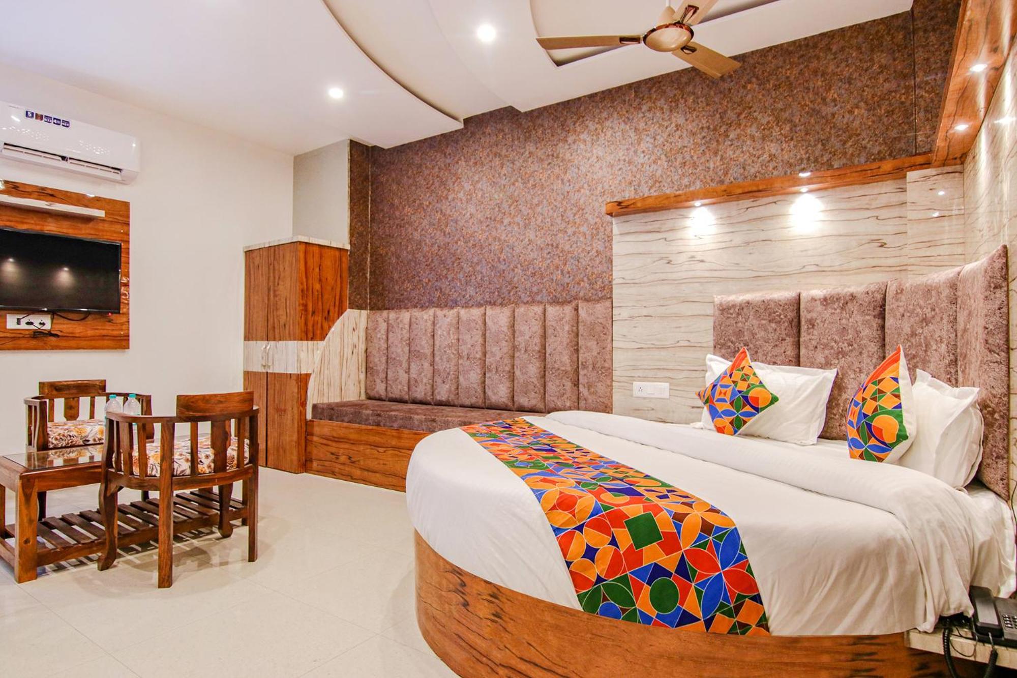 Fabhotel Meridian Inn Mohali Esterno foto
