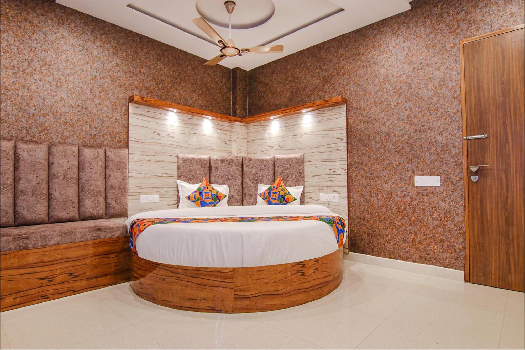 Fabhotel Meridian Inn Mohali Esterno foto