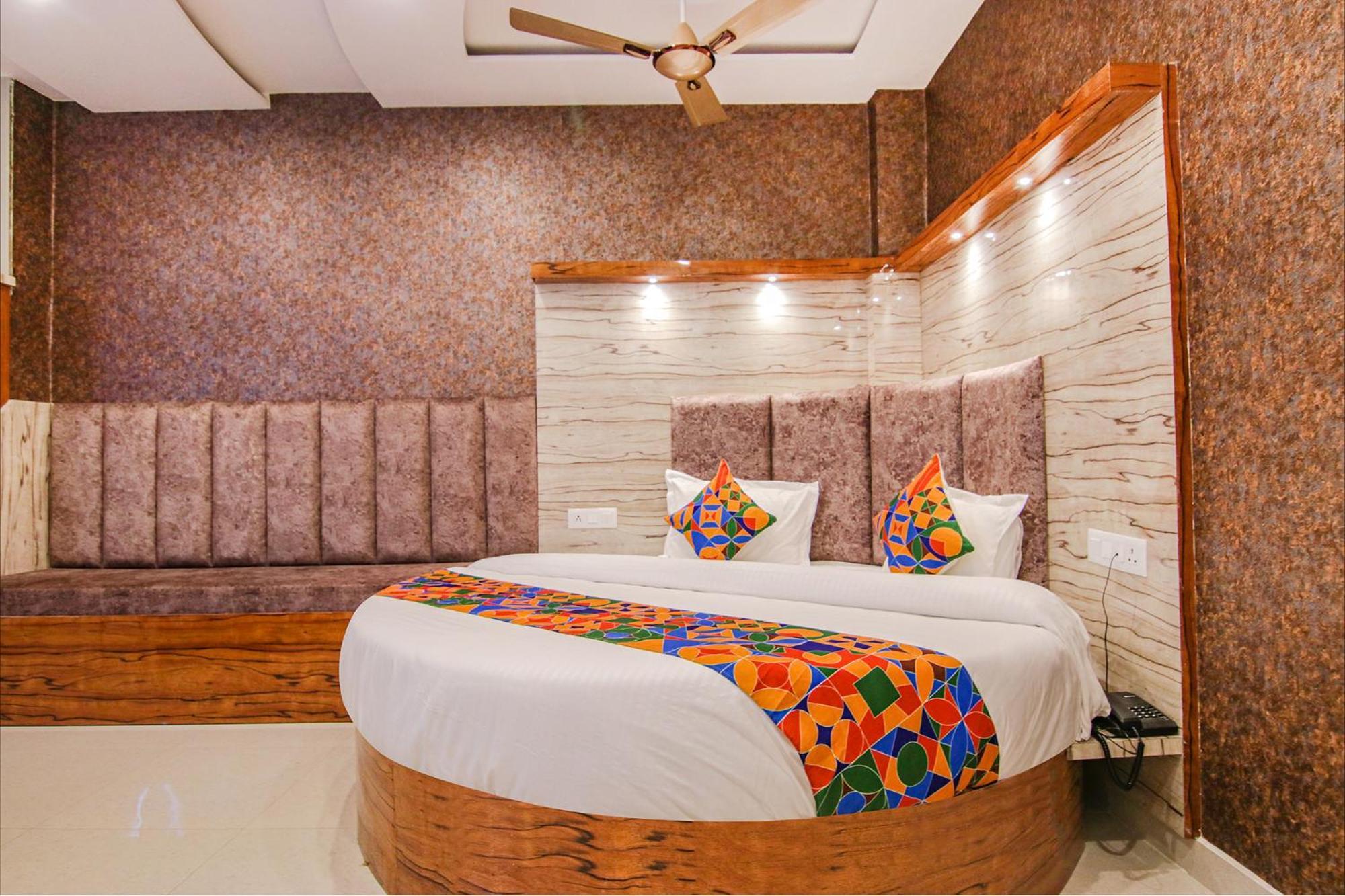 Fabhotel Meridian Inn Mohali Esterno foto